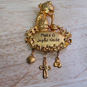 Precious Moment Make A Joyful Noise Girl Goose Gold Tone Brooch Christmas Pin 2"